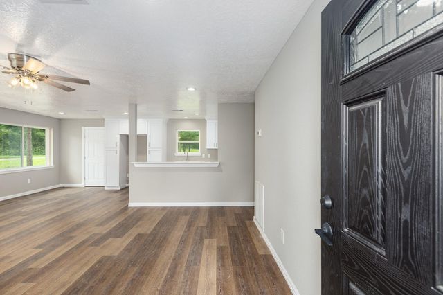 48 County Road 2078, Hull, TX 77564