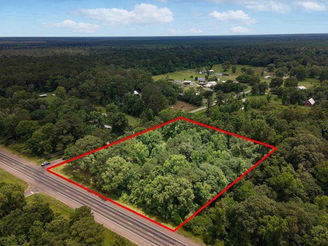48 County Road 2078, Hull, TX 77564