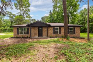 48 County Road 2078, Hull, TX 77564