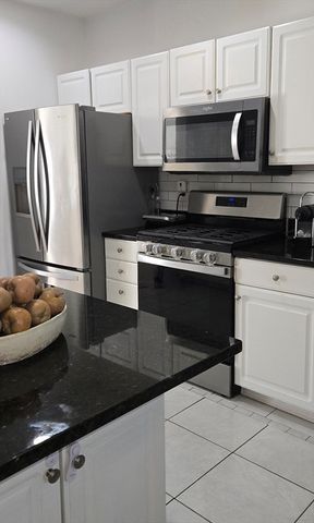 257 Allerton Commons Ln 257, Braintree, MA 02184