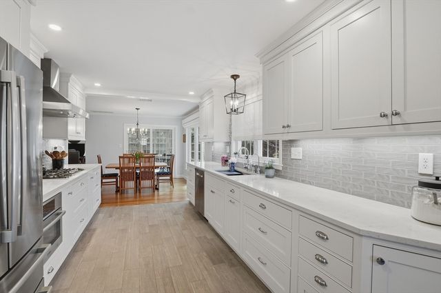 37 Westwood Road, Shrewsbury, MA 01545