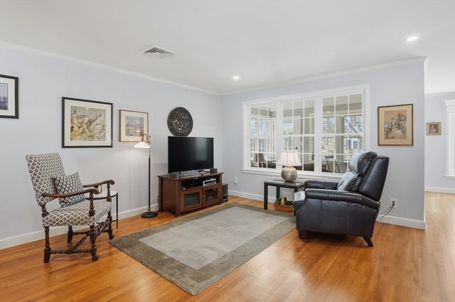 37 Westwood Road, Shrewsbury, MA 01545