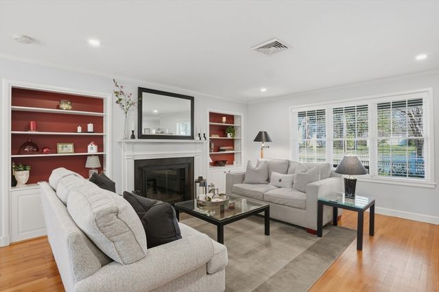 37 Westwood Road, Shrewsbury, MA 01545