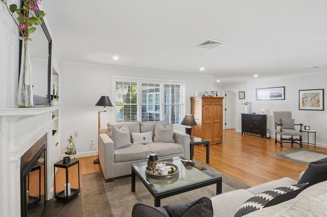 37 Westwood Road, Shrewsbury, MA 01545