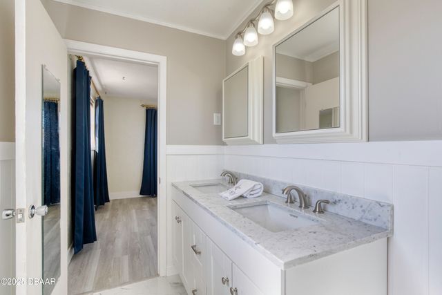 3041 N Oleander Avenue, Daytona Beach, FL 32118