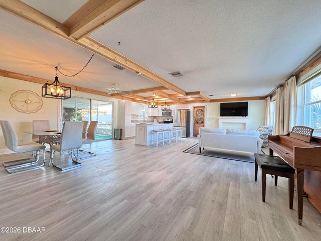 3041 N Oleander Avenue, Daytona Beach, FL 32118