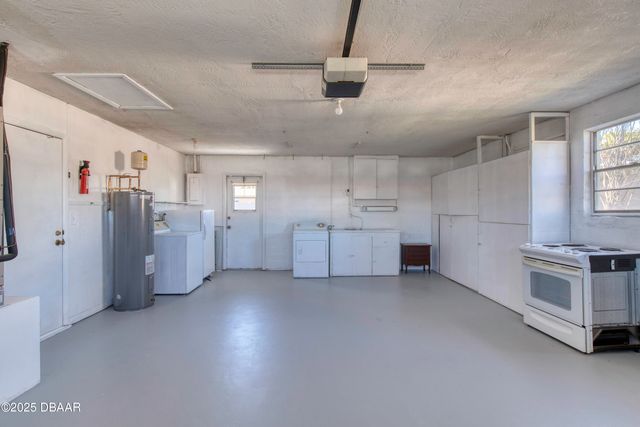 3041 N Oleander Avenue, Daytona Beach, FL 32118