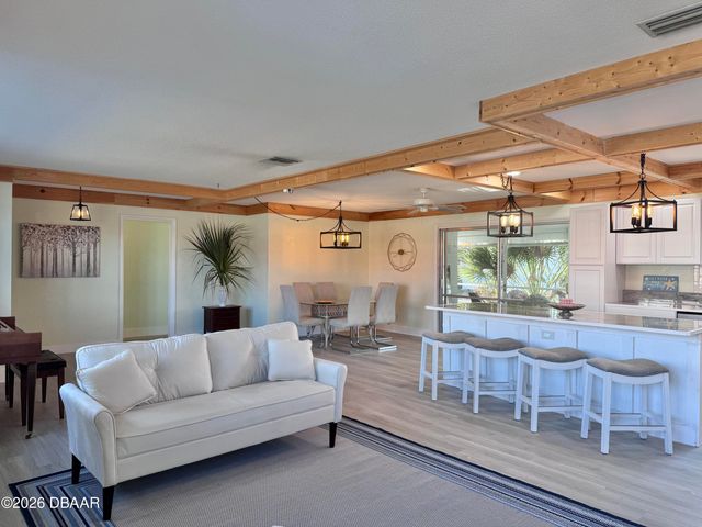 3041 N Oleander Avenue, Daytona Beach, FL 32118