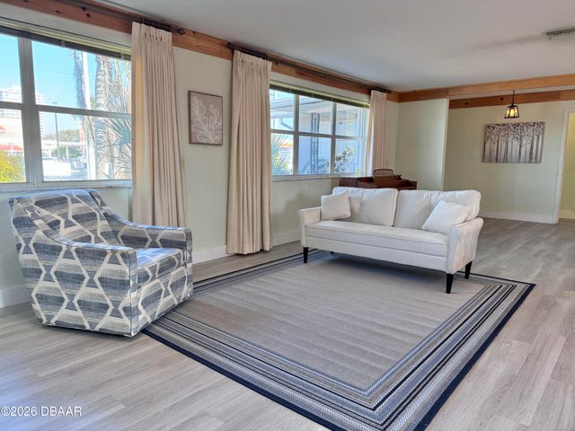 3041 N Oleander Avenue, Daytona Beach, FL 32118