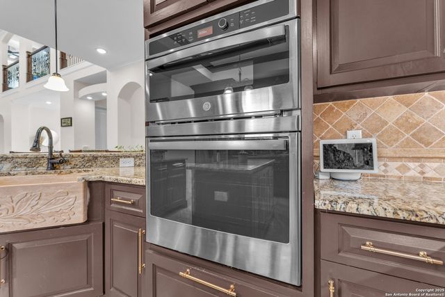 1342 FRESHWATER DR, Bulverde, TX 78163