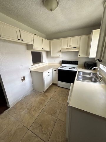 804 Saint Andrews Court, Garland, TX 75043