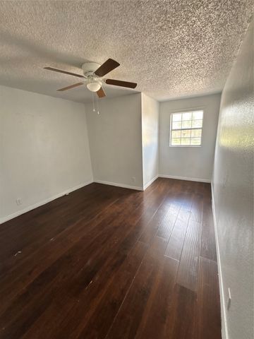 804 Saint Andrews Court, Garland, TX 75043