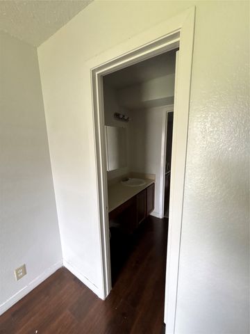 804 Saint Andrews Court, Garland, TX 75043