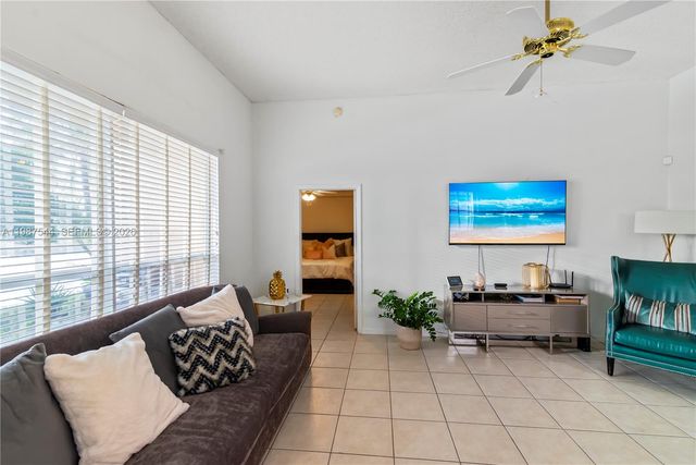 1886 NW 145th Ter, Pembroke Pines, FL 33028