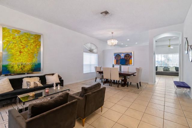 1886 NW 145th Ter, Pembroke Pines, FL 33028