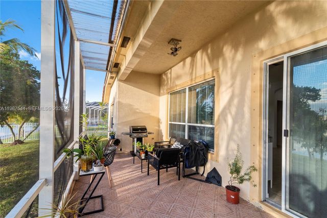 1886 NW 145th Ter, Pembroke Pines, FL 33028