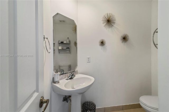 1886 NW 145th Ter, Pembroke Pines, FL 33028