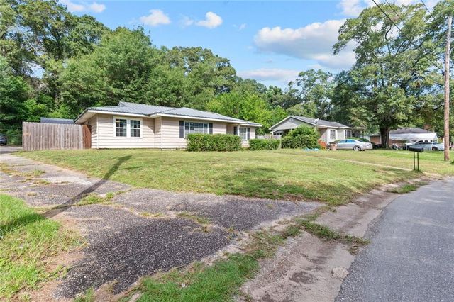 1210 Buena Drive W, Mobile, AL 36605
