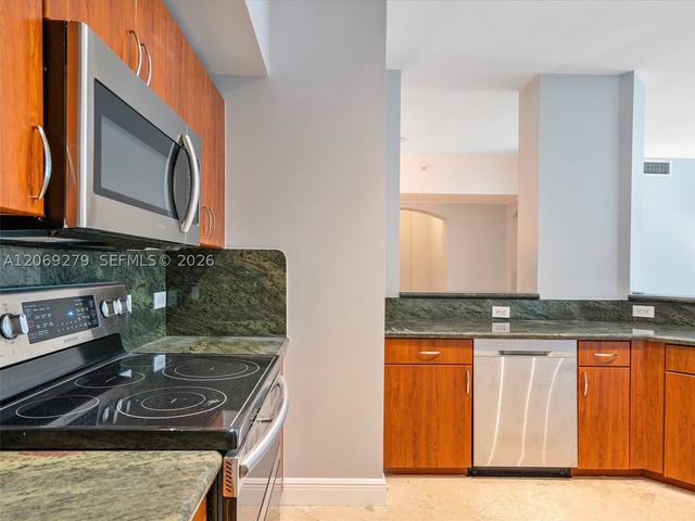 9172 Collins Ave 216, Surfside, FL 33154