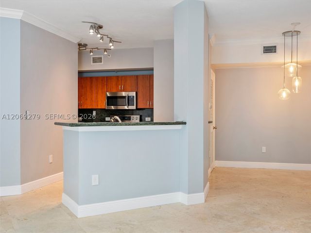 9172 Collins Ave 216, Surfside, FL 33154