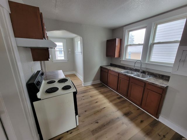 201 E Wildwood Avenue, Fort Wayne, IN 46806