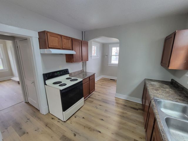 201 E Wildwood Avenue, Fort Wayne, IN 46806