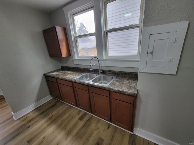 201 E Wildwood Avenue, Fort Wayne, IN 46806