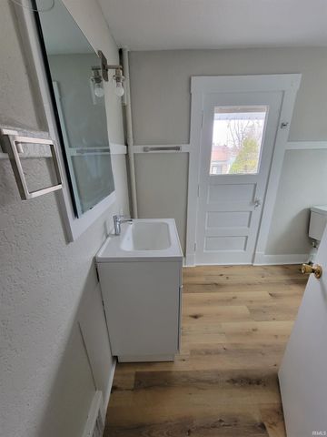 201 E Wildwood Avenue, Fort Wayne, IN 46806