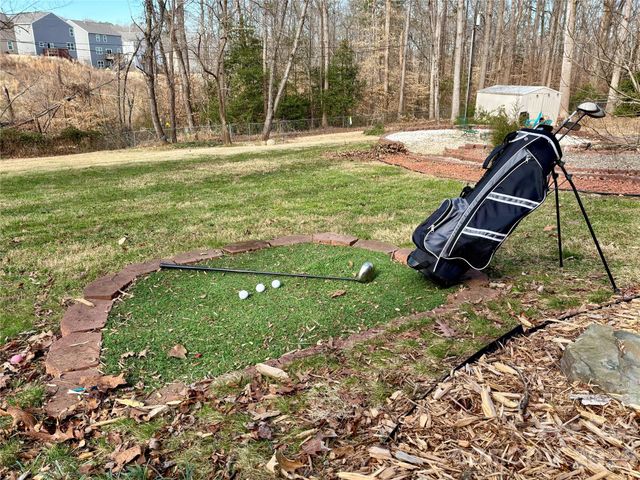 209 Cottonwood Drive, Mount Holly, NC 28120