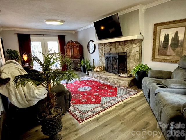 209 Cottonwood Drive, Mount Holly, NC 28120