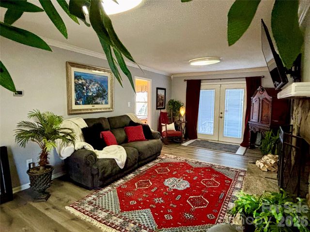 209 Cottonwood Drive, Mount Holly, NC 28120