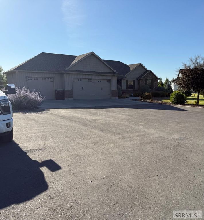 Image 1 of property listing at 206 N 240 W, Blackfoot, ID 83221