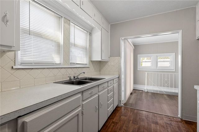 112 N Ash Avenue, Independence, MO 64053