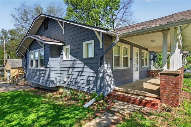 112 N Ash Avenue, Independence, MO 64053