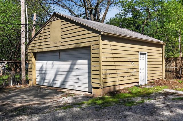 112 N Ash Avenue, Independence, MO 64053