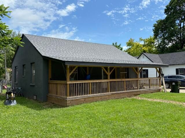 317 West Pleasant Street, Aurora, MO 65605
