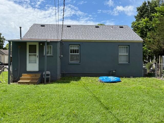 317 West Pleasant Street, Aurora, MO 65605