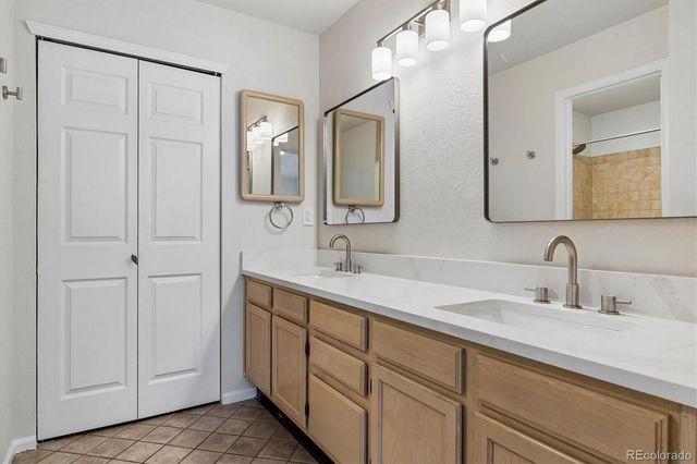 2910 W Long Circle D, Littleton, CO 80120