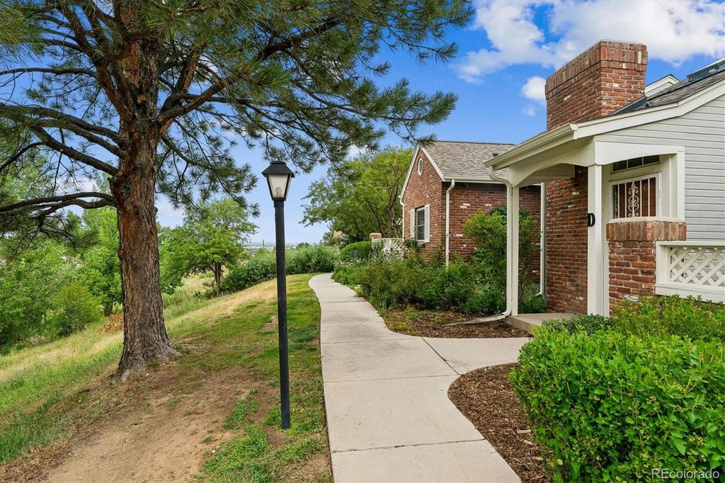 2910 W Long Circle D, Littleton, CO 80120