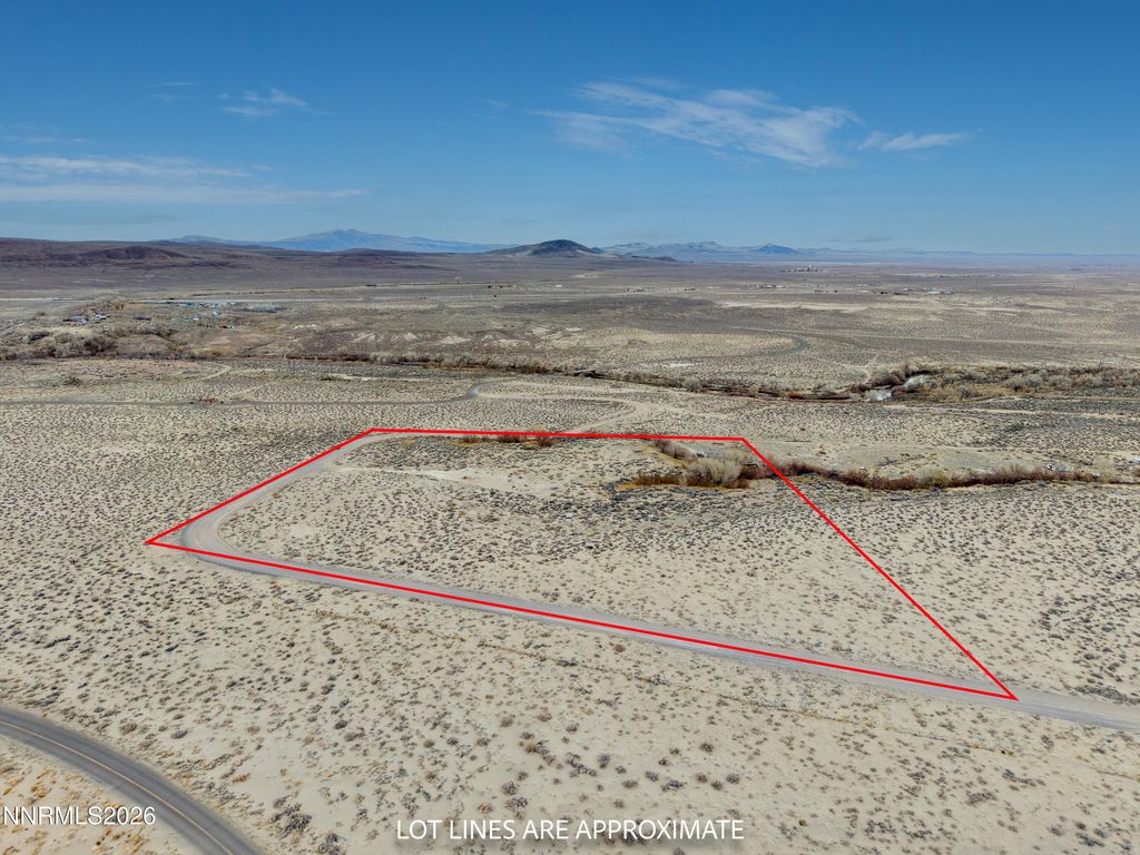 Image 12 of property listing at 17001 Lahontan Dam Road, Fallon, NV 89406