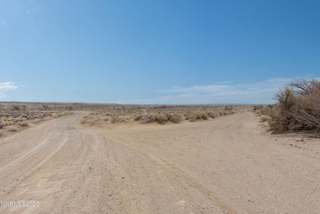 Image 18 of property listing at 17001 Lahontan Dam Road, Fallon, NV 89406