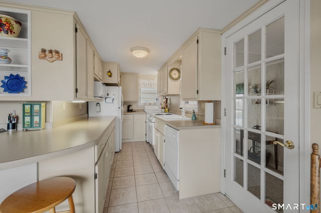 54 Sea Crest Avenue, East Lyme, CT 06357