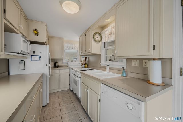 54 Sea Crest Avenue, East Lyme, CT 06357