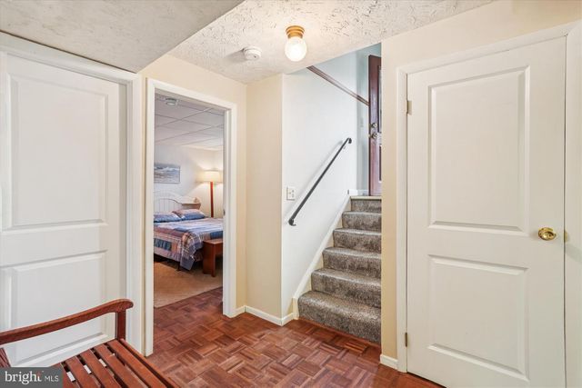 24052 SUGAR CANE LN, Gaithersburg, MD 20882