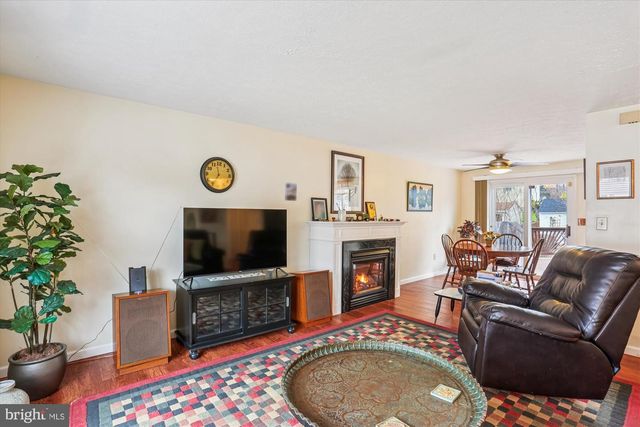 24052 SUGAR CANE LN, Gaithersburg, MD 20882