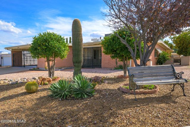 413 W San Ignacio, Green Valley, AZ 85614