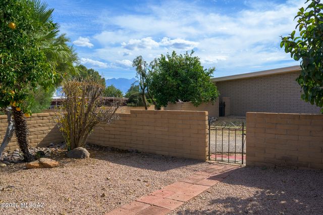 413 W San Ignacio, Green Valley, AZ 85614
