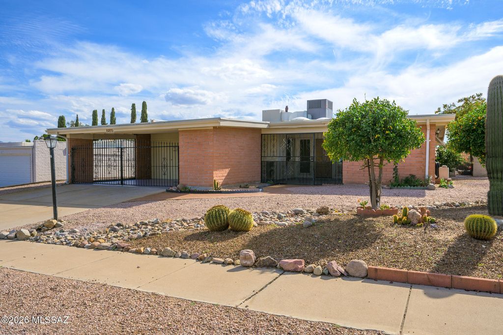 413 W San Ignacio, Green Valley, AZ 85614