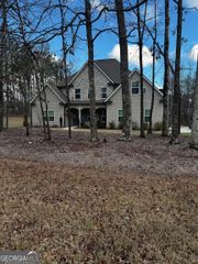306 Lowebrook Court, Fairburn, GA 30213