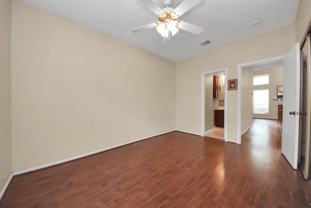 1022 Memorial Village Dr Drive, Houston, TX 77024